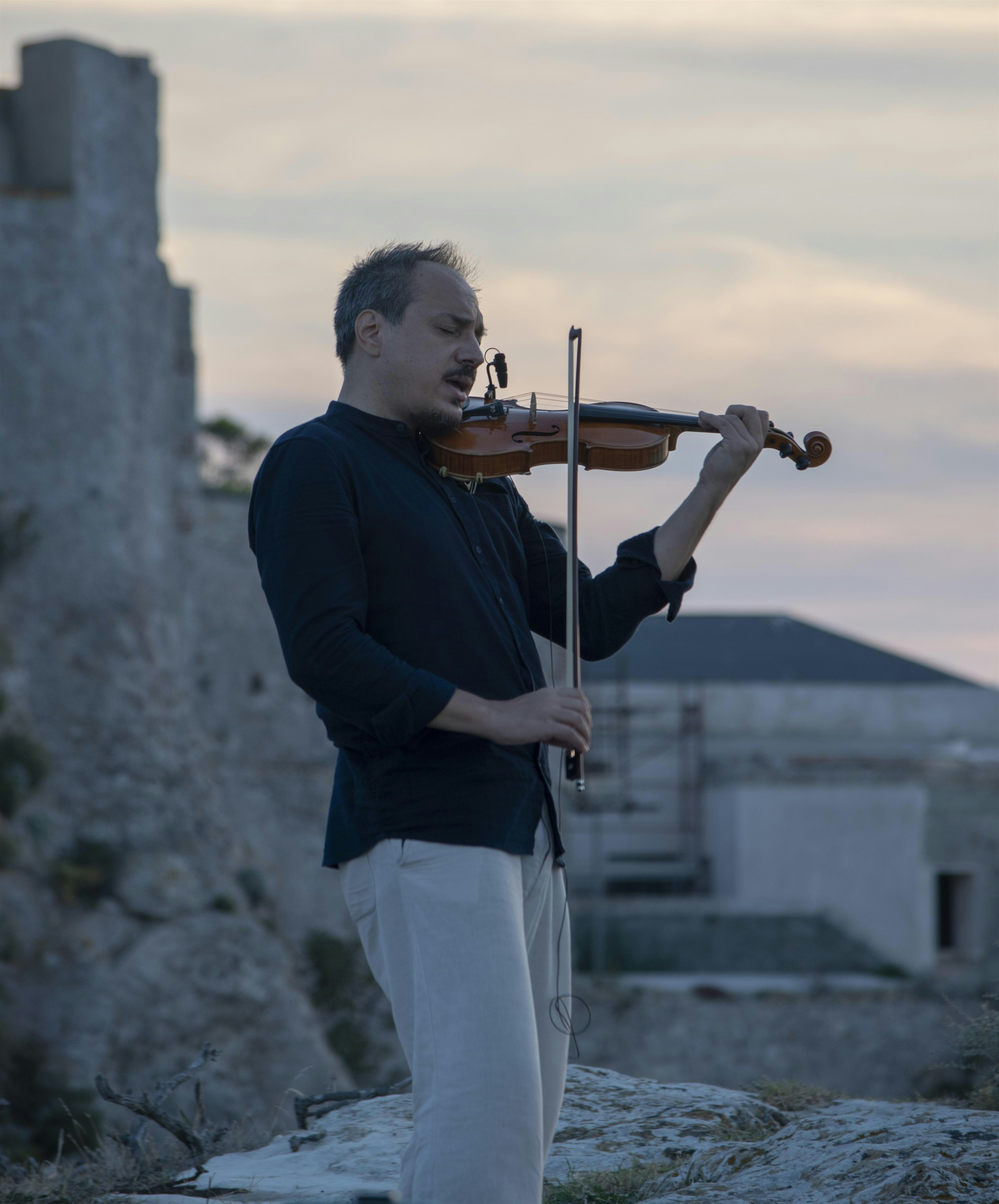 LUCA CIARLA – MEDITERRAMÌA CONCERT